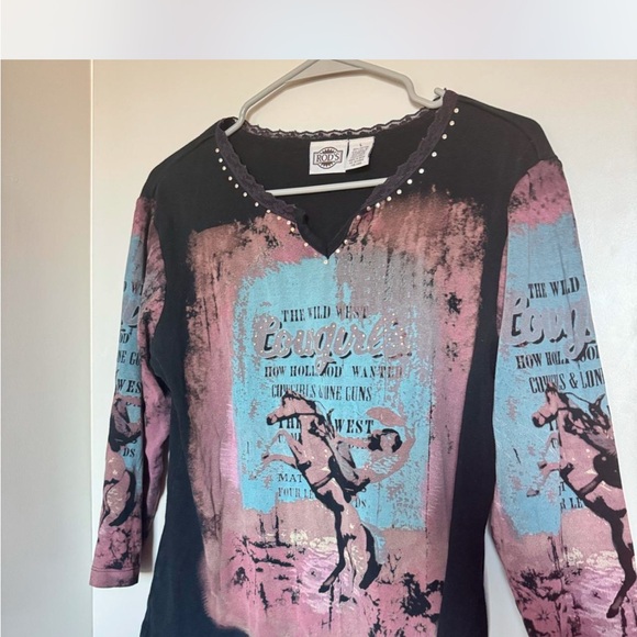 Cowgirl Graphic y2k t-Shirt - Black mauve and blue. - Picture 7 of 7